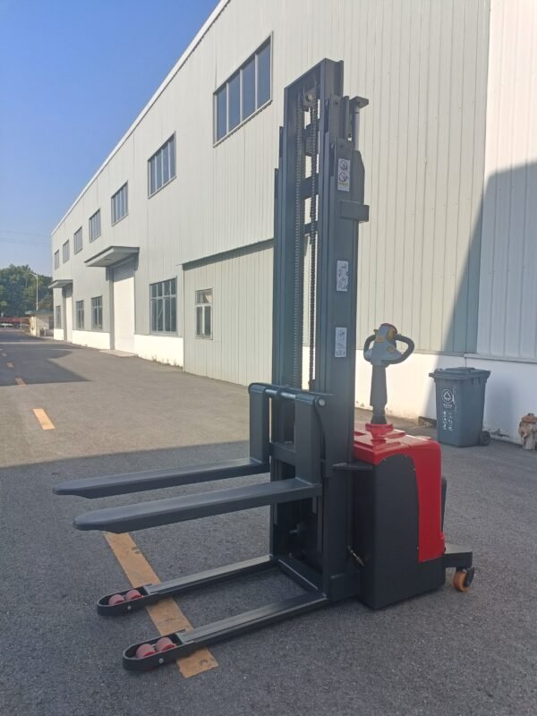 Stand-driving stacker - Zhongyi Machinery